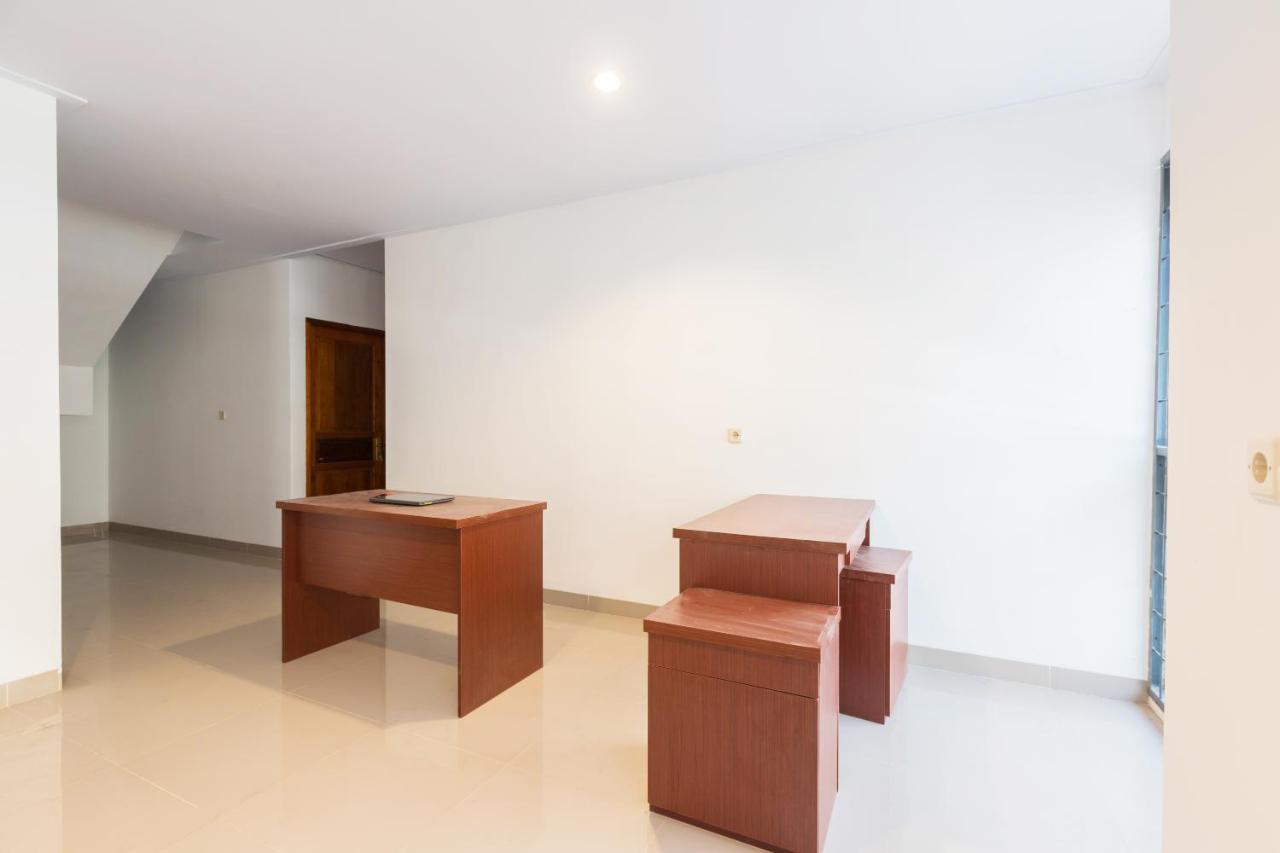 Oyo 1310 Urban Residence Yakarta Exterior foto