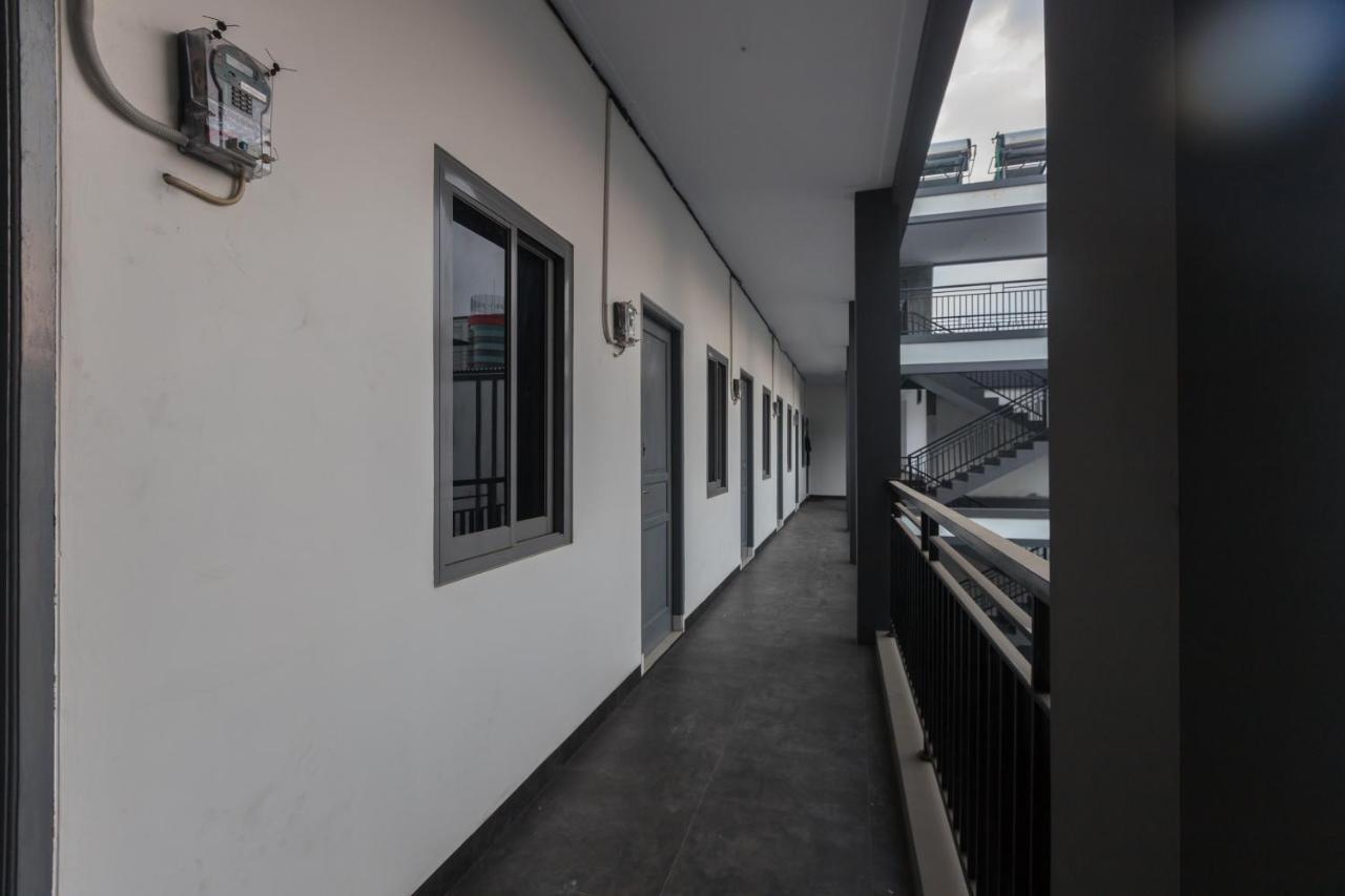 Oyo 1310 Urban Residence Yakarta Exterior foto